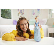 Mattel Disney Princess Hamupipőke baba 29 cm-es méretben