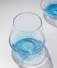 Iceberg-inspired clear glass tumbler for water and cocktails