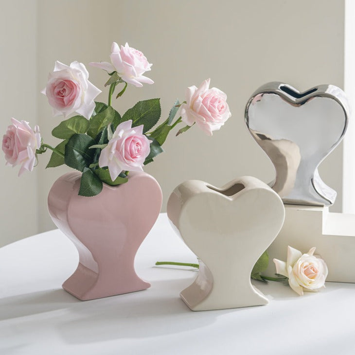 Pink heart-shaped ceramic flower vase for home décor