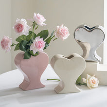 Pink heart-shaped ceramic flower vase for home décor