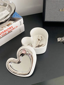 Heart shaped ceramic jewelry box for storing small accessories