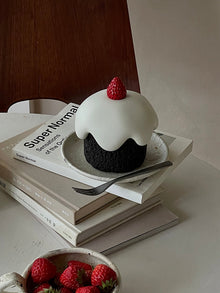 Cupcake-shaped resin jewelry storage box for small accessories
