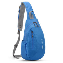 Fekete nylon sling táska több zsebbel