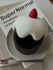 Cupcake-shaped resin jewelry storage box for small accessories