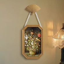 Retro floral wall art set with pearl-style chain accents and vintage fan-shaped hook
