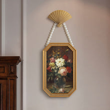 Retro floral wall art set with pearl-style chain accents and vintage fan-shaped hook
