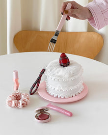 Shortcake-inspired cosmetic bag for makeup and small accessories