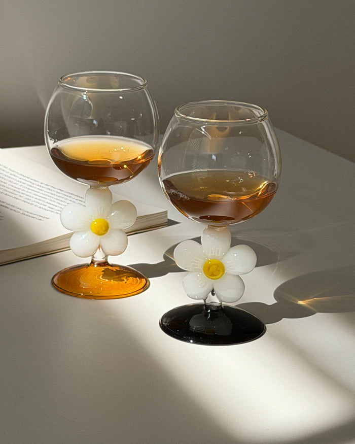 Black daisy bloom stem glass with floral stem detail