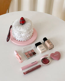 Shortcake-inspired cosmetic bag for makeup and small accessories
