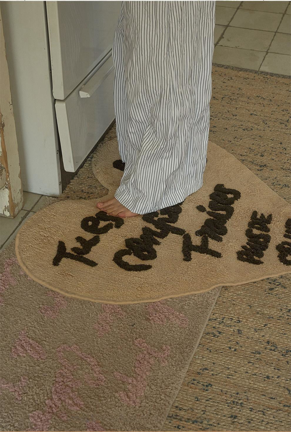 Heart-shaped vintage beige letter rug for bedroom, living room, or entryway