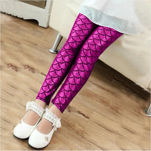 Fényes sellőmintás lány leggings arany színben