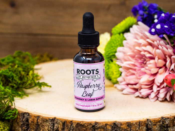 Raspberry leaf herbal extract in 1 oz bottle
