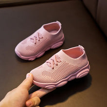 Csúszásgátló gyerek sneaker hálós felsőrésszel