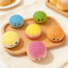 Meglepetés színű squishy zsemle játék