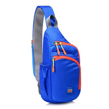 Kék outdoor sling táska kulacstartóval