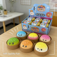 Meglepetés színű squishy zsemle játék