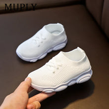 Csúszásgátló gyerek sneaker hálós felsőrésszel