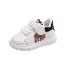 Gyerek sneaker tépőzárral és macis mintával