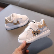 Gyerek sneaker tépőzárral és macis mintával
