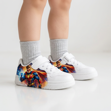 Fehér gyerek sneaker szuperhős mintával