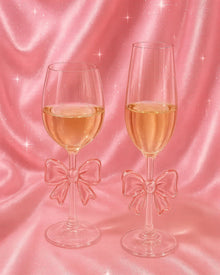 Pink bow 300ml wine glass with decorative glass bow detail
