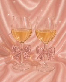 Pink bow 300ml wine glass with decorative glass bow detail