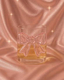 Pink bow 300ml wine glass with decorative glass bow detail