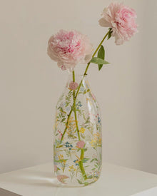 Transparent glass flower vase with delicate wildflower detail