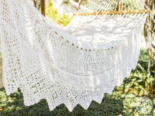 Corinto Deluxe cotton spreader bar hammock with decorative fringe
