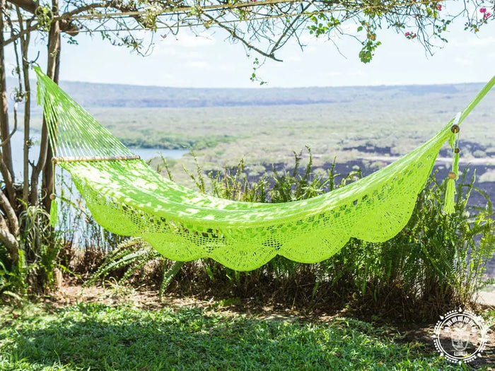 Ocotal cotton spreader bar hammock with wooden crossbars