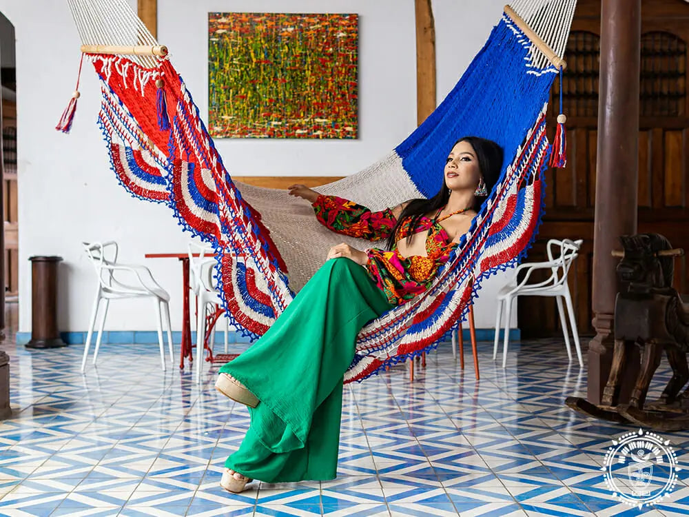 Francia cotton L-bar hammock in blue, white and red