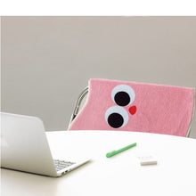 Funny face bath mat in 40 x 60 cm size for bathroom or kids’ room floor