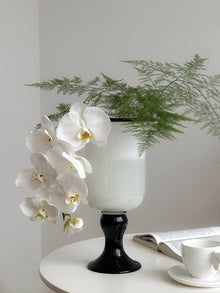 Elegant glass flower vase for fresh or dried floral arrangements
