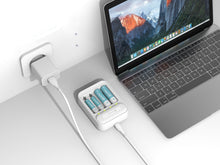 Fehér Techancy MM5420 akkumulátortöltő AA és AAA akkumulátorokhoz