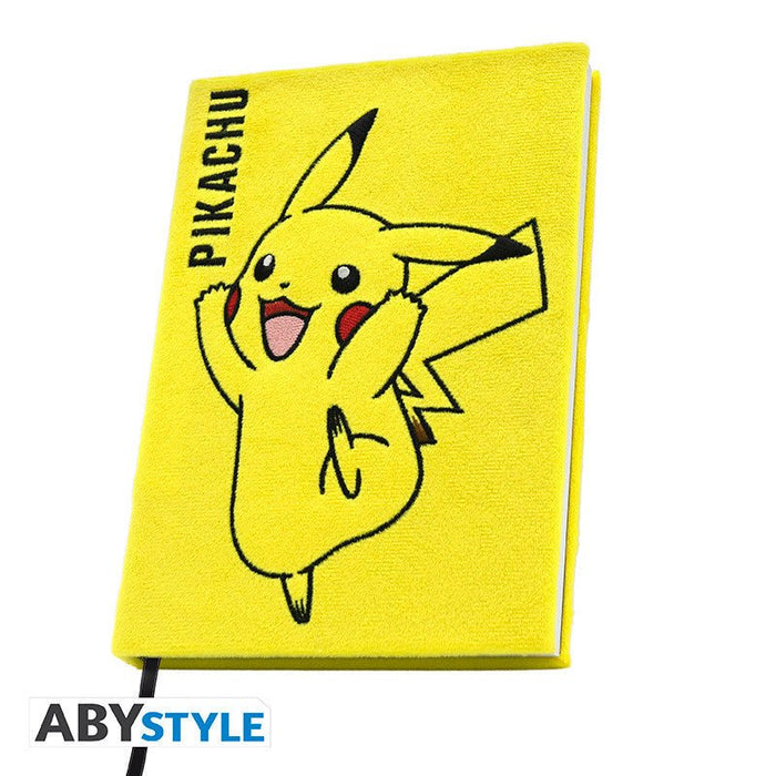 Pokémon - prémium A5 jegyzetfüzet "Plüss Pikachu" - Zencloudshop.eu